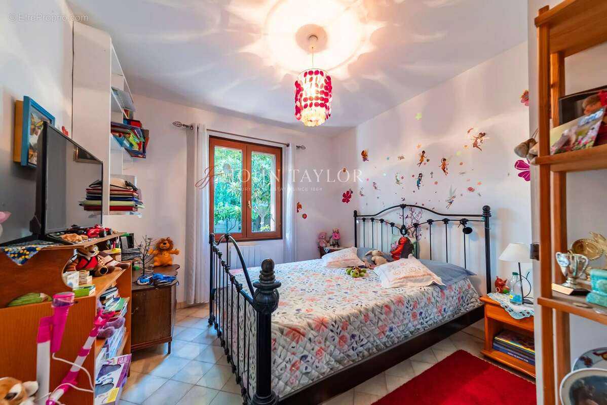 Les taillades — maison traditionnelle avec piscine et jardin - photo 8