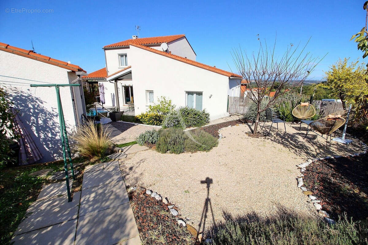 Maison à MONTESQUIEU-DES-ALBERES