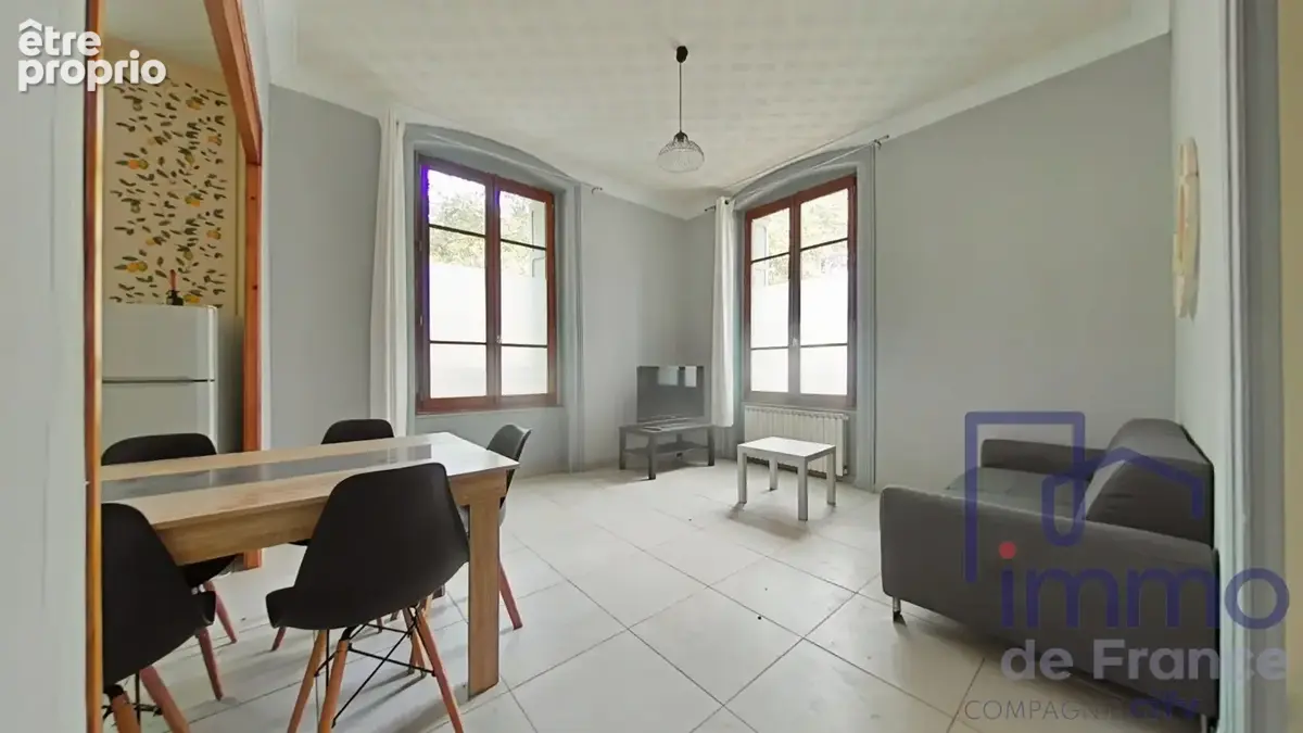 Appartement 61 m² à Saint-Etienne  - photo 4