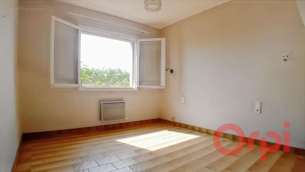 À Vendre : Grande maison familiale ou deux logements – 4 faces avec terrain à Sauvian - photo 5