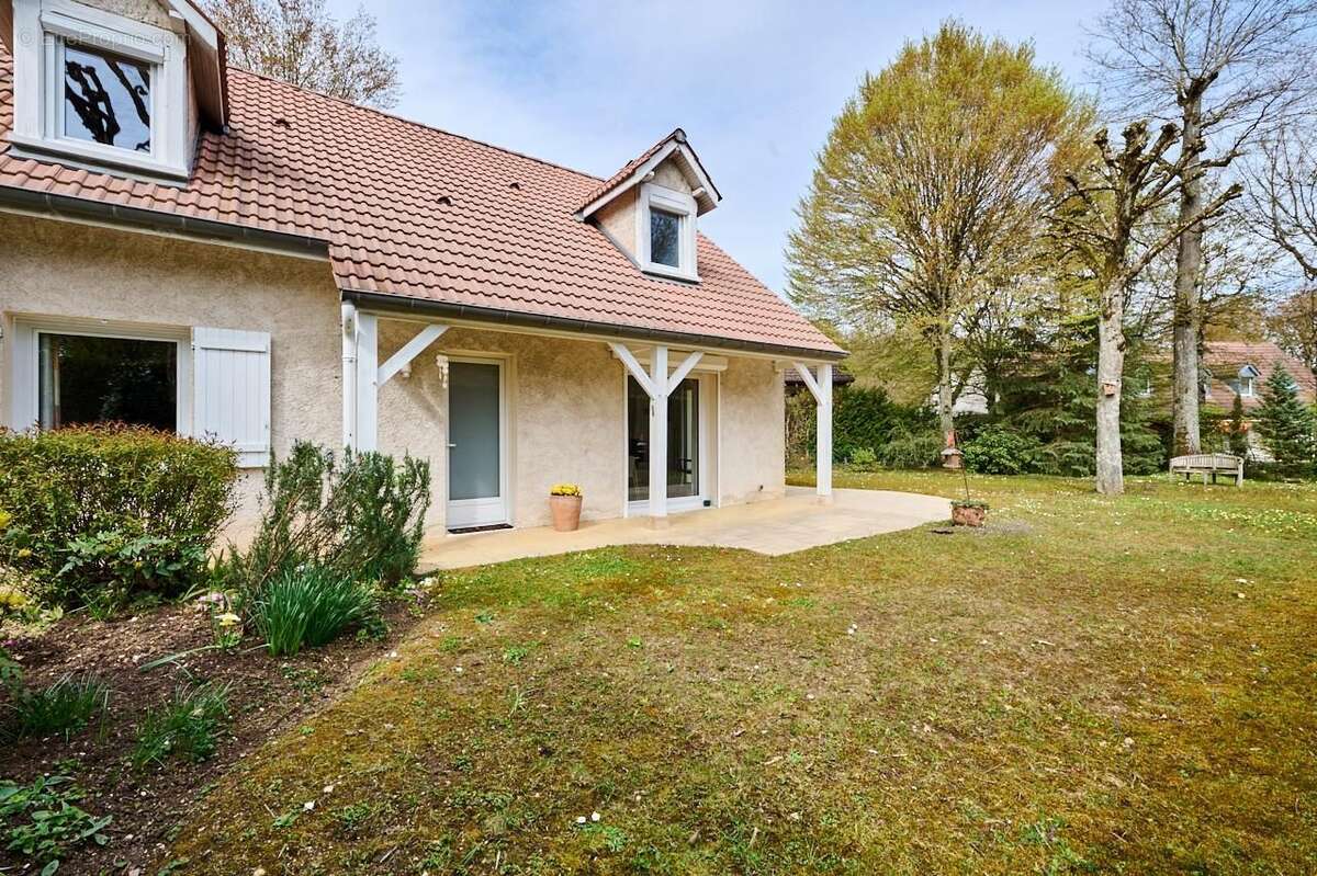 Maison à CHEVIGNY-SAINT-SAUVEUR