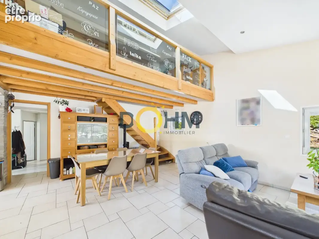 Maison familiale avec jardin, piscine et garages à Saint-Ferréol-d’Auroure - photo 6
