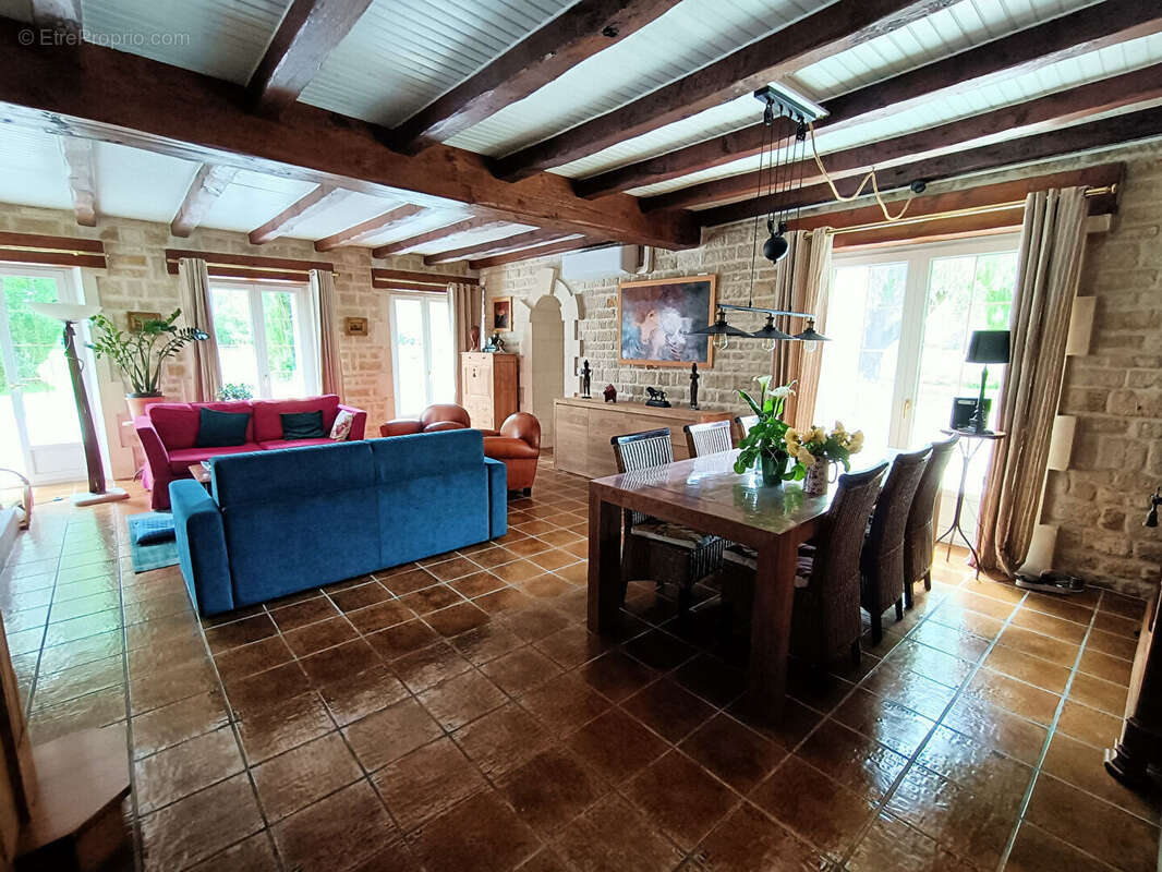 Maison à TONNAY-CHARENTE
