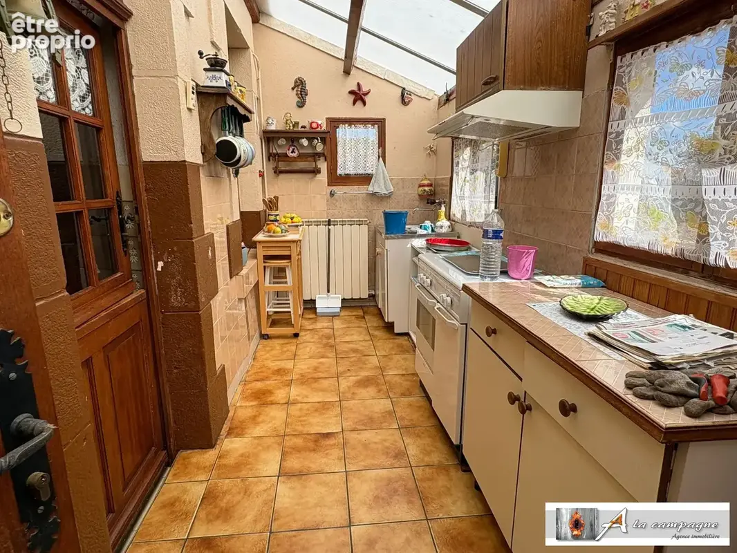 Maison 114 m² à Saint-Julien-La-Genete  - photo 7