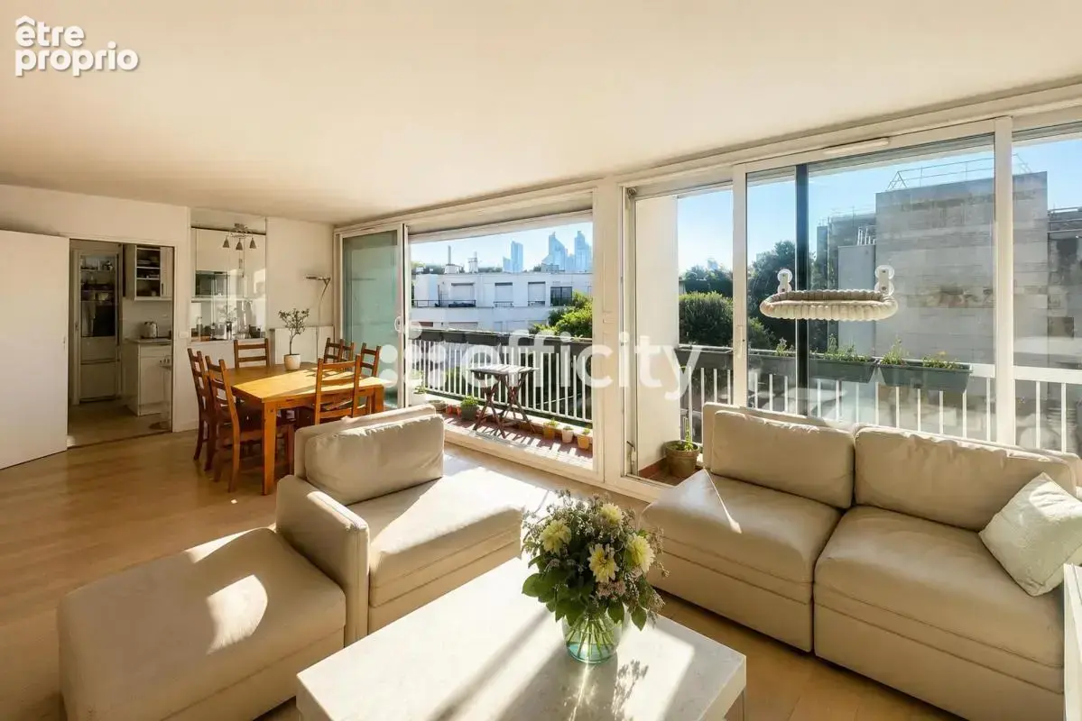 Appartement à NEUILLY-SUR-SEINE