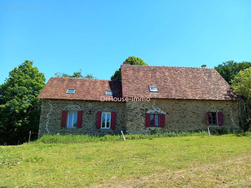 Maison 180 m² à Saint-Priest-La-Marche  - photo 6