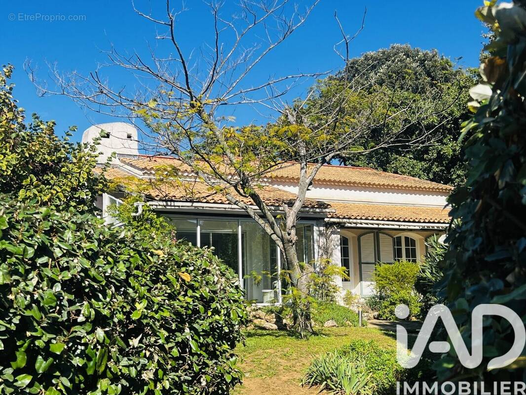 Photo 1 - Maison à SIX-FOURS-LES-PLAGES