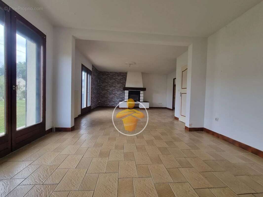 Maison à BERTAUCOURT-EPOURDON