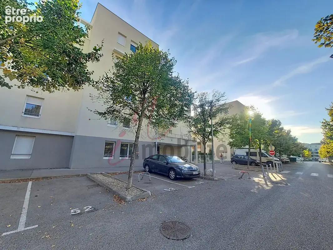 Avignon : Studio de plain-pied avec parking en résidence sécurisée - photo 13