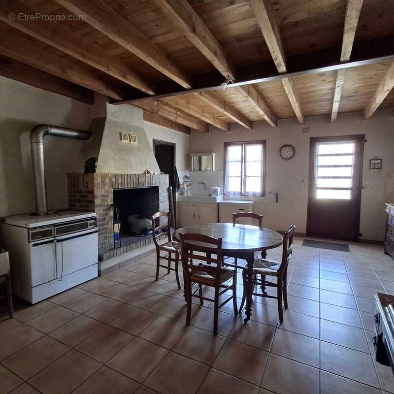 Maison à CHASSENEUIL-SUR-BONNIEURE