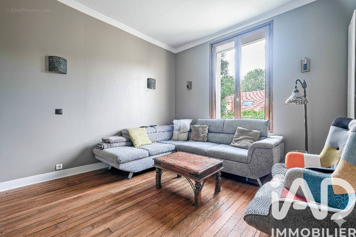 Photo 1 - Maison à MONTEVRAIN