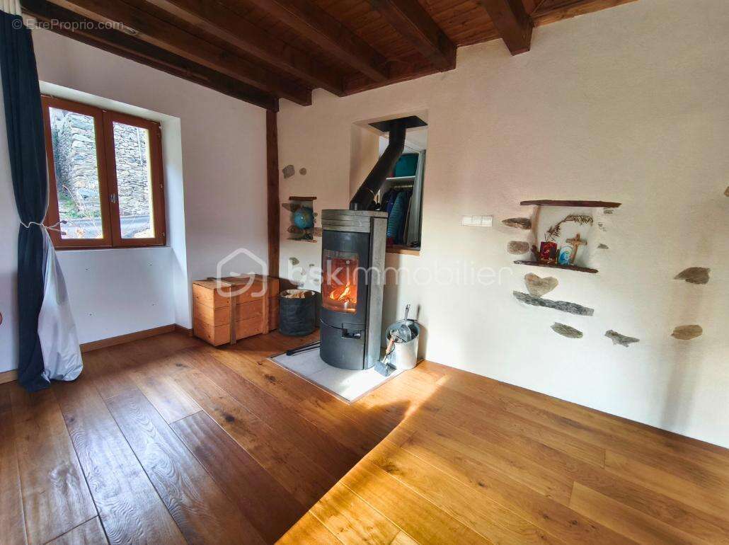 Maison à COISE-SAINT-JEAN-PIED-GAUTHIER