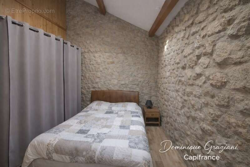 Un havre de paix sur 1500 m² de terrain – charme et tranquillité absolue à Leignecq (42380) - photo 10