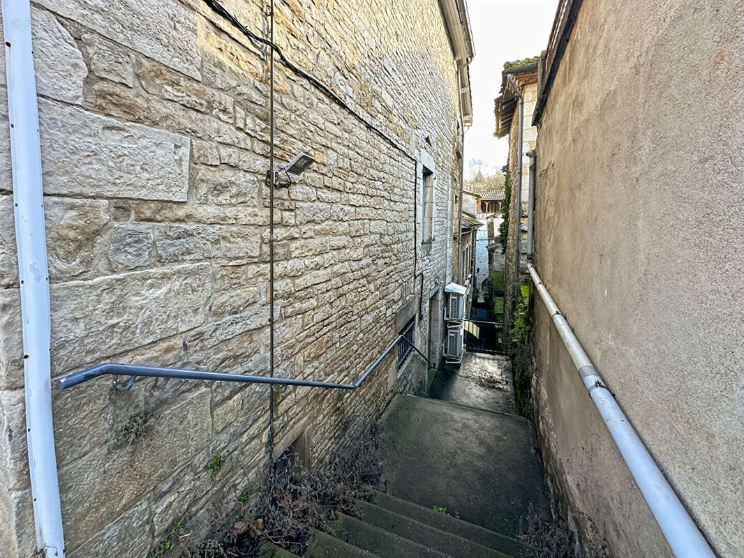 Commerce à CAYLUS