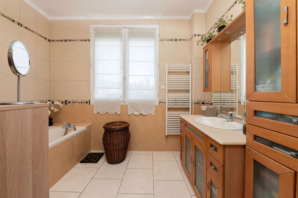 Maison à GOURNAY-SUR-MARNE