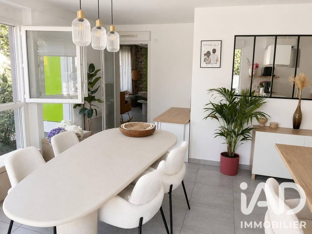 Photo 1 - Appartement à MARSEILLE-12E