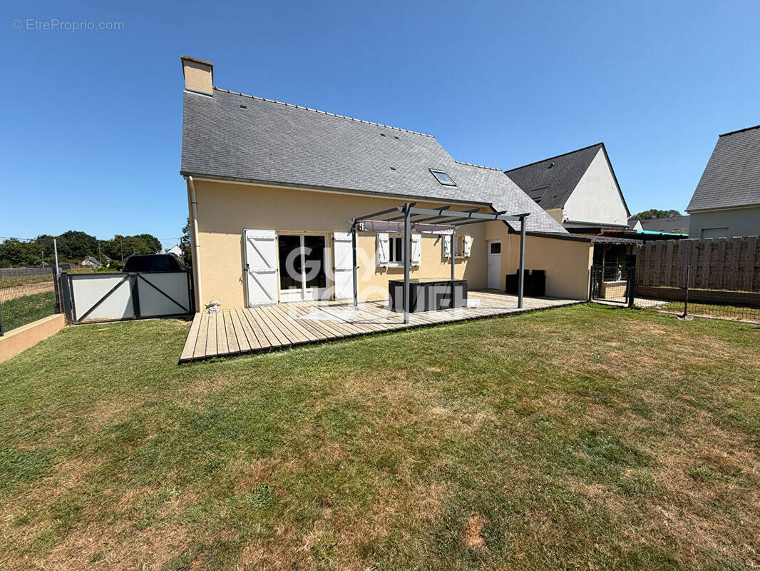 Maison à MINIAC-MORVAN