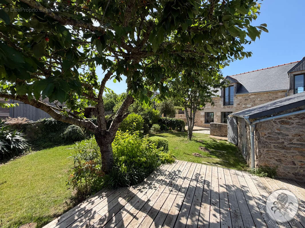 Maison à SAINT-JACUT-DE-LA-MER