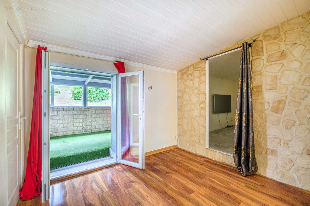 Maison à CHAMPAGNE-AU-MONT-D'OR