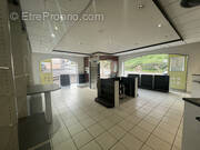 Commerce à AUBERIVES-SUR-VAREZE