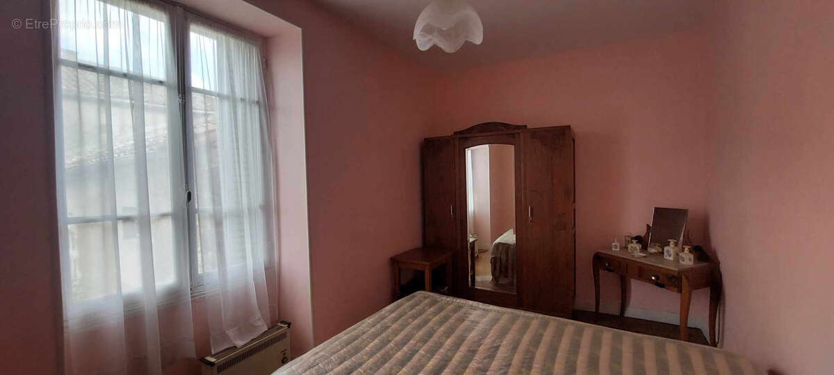 Maison à MILLAC