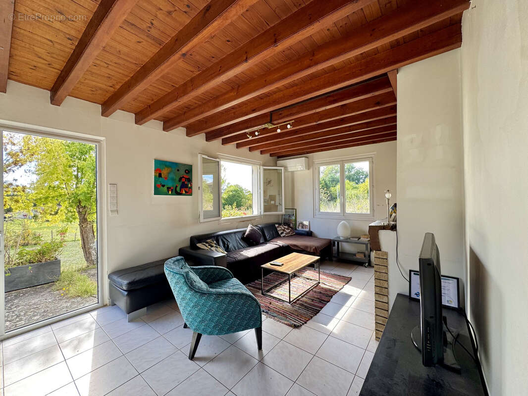 Maison à CAMBLANES-ET-MEYNAC