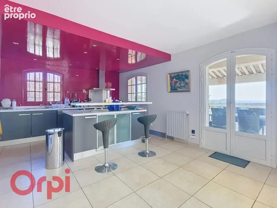 Maison à vendre à la Cadière d'Azur avec vue mer - photo 8