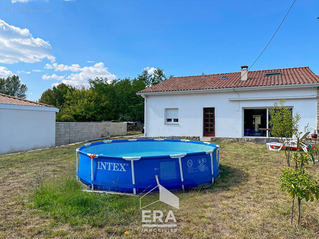 Maison à BLANQUEFORT