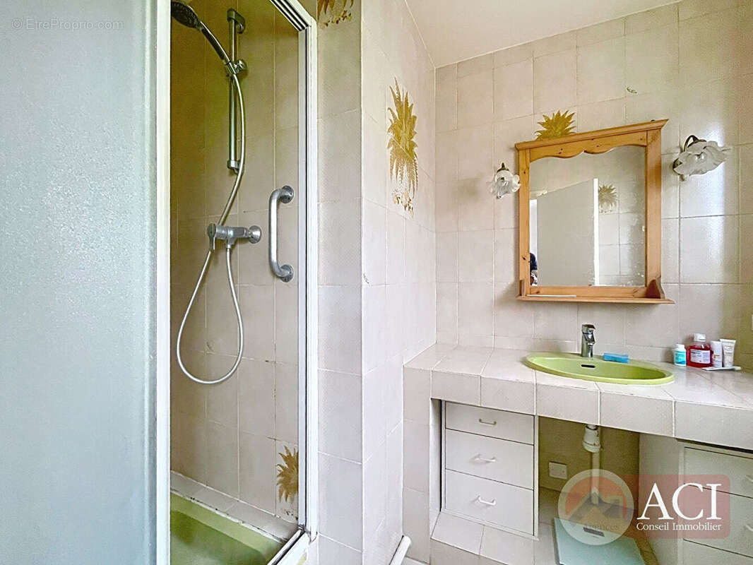 Appartement à VILLETANEUSE