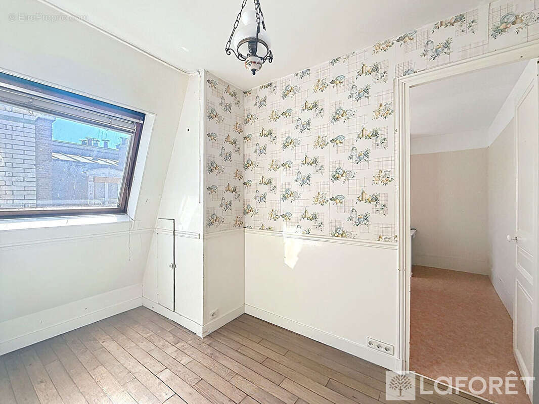 Appartement à PARIS-1E