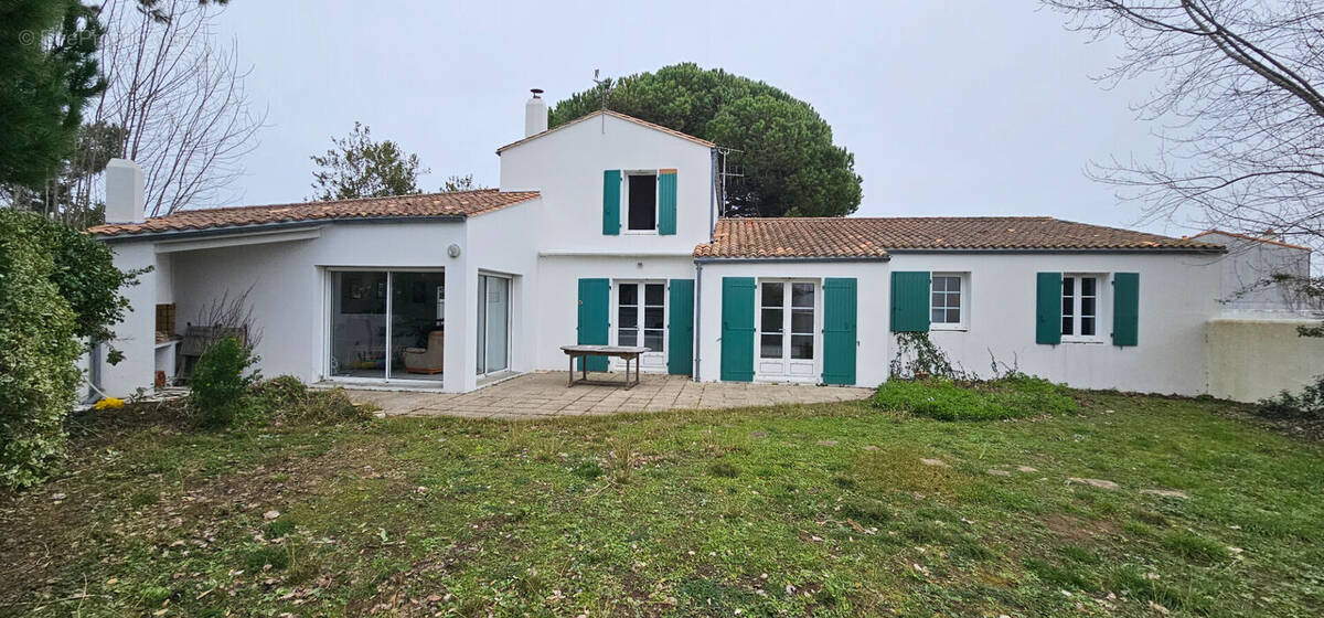 Maison à LES PORTES-EN-RE