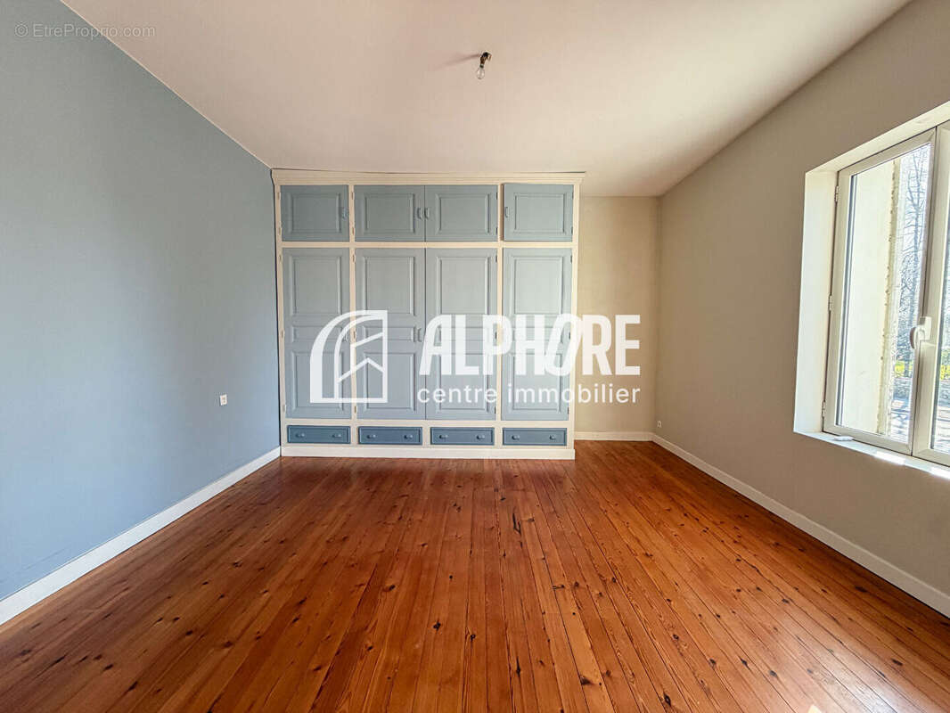 Maison à LA CHAPELLE-ACHARD