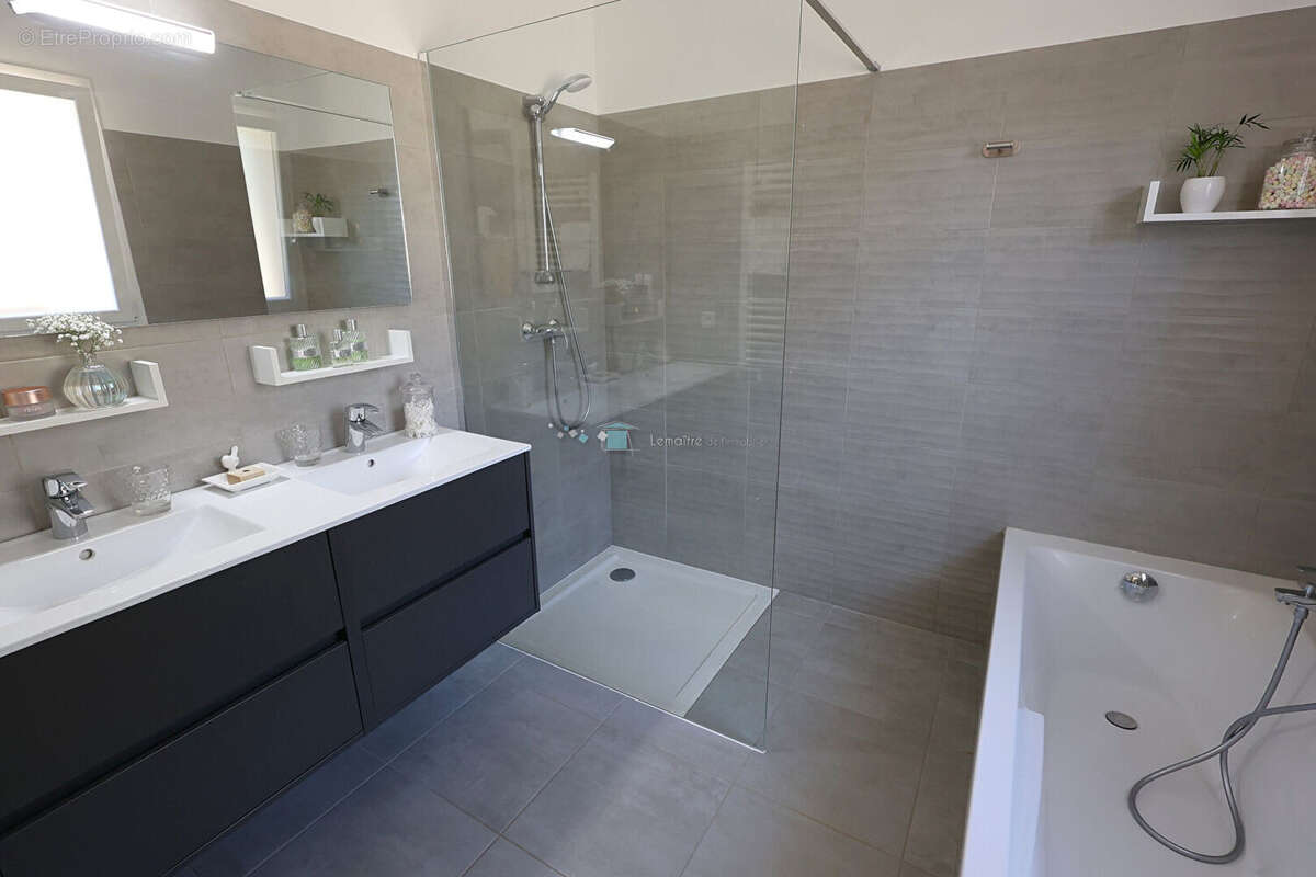 Maison à PEYMEINADE