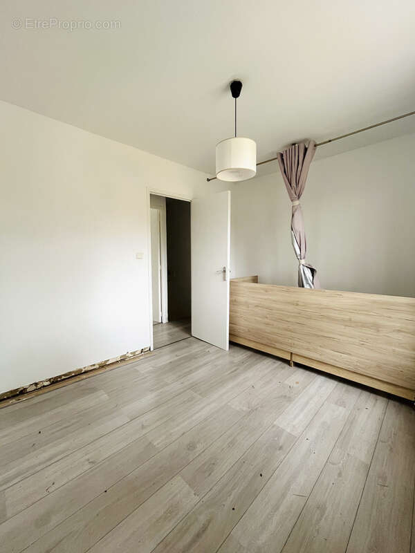 Maison à CHATEAUNEUF-LE-ROUGE