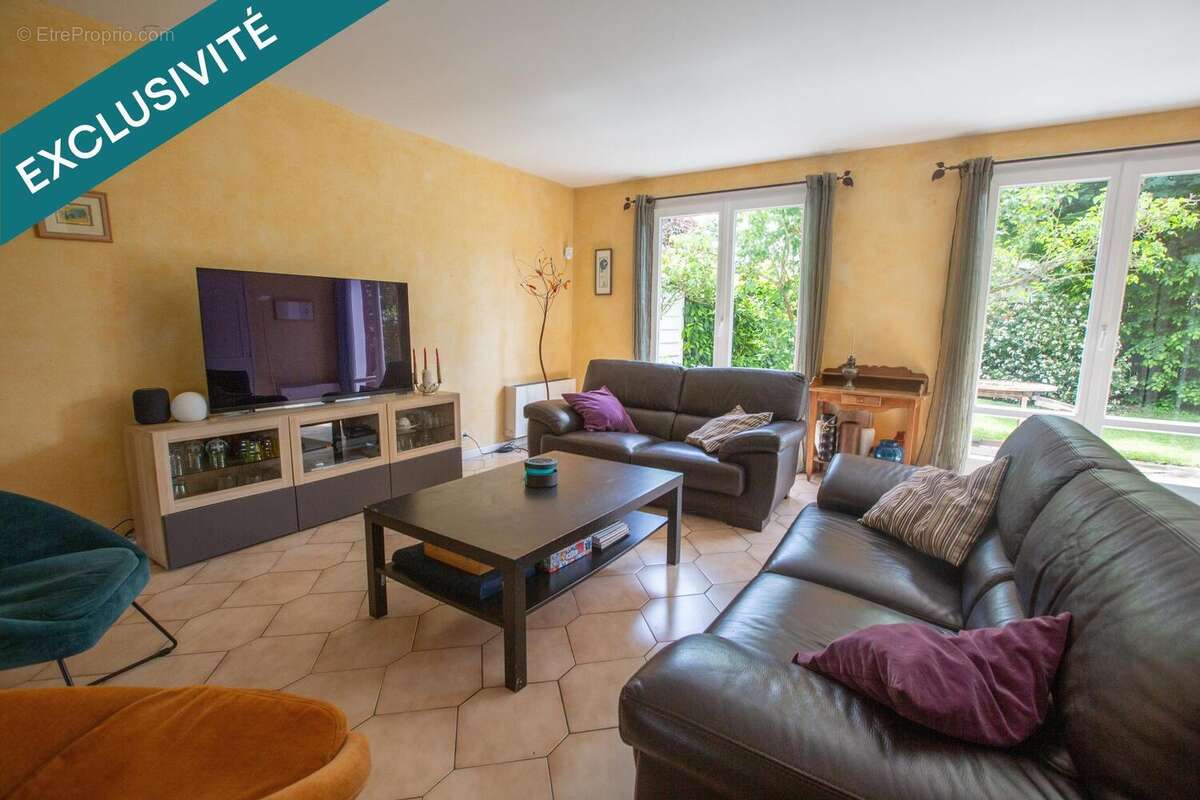 Photo 5 - Maison à LE MESNIL-SAINT-DENIS