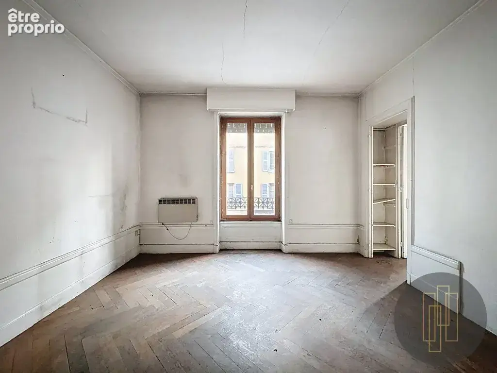 Immeuble de rapport 374.7 m² / tarare - photo 4