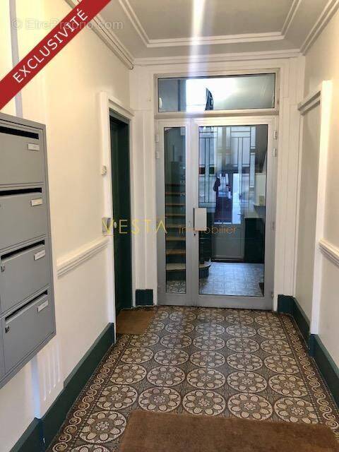 hall - Appartement à MONTREUIL