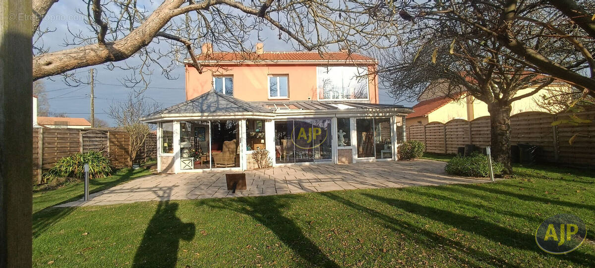 Maison à SAINT-SEBASTIEN-SUR-LOIRE