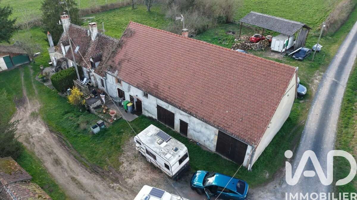 Maison 180 m² à Le Brethon  - photo 2
