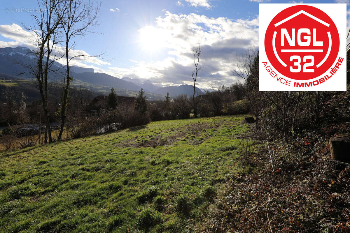 Terrain à CHARVONNEX