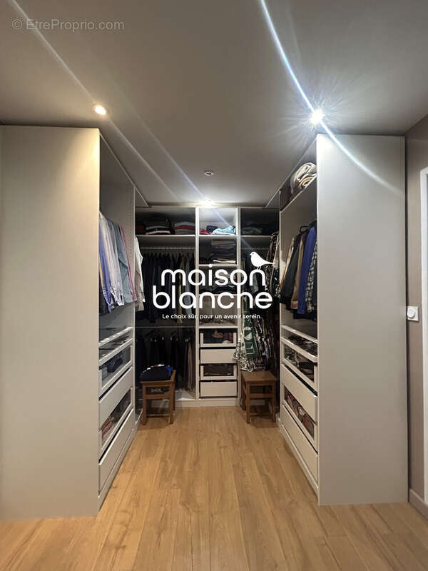 Maison à PELLOUAILLES-LES-VIGNES