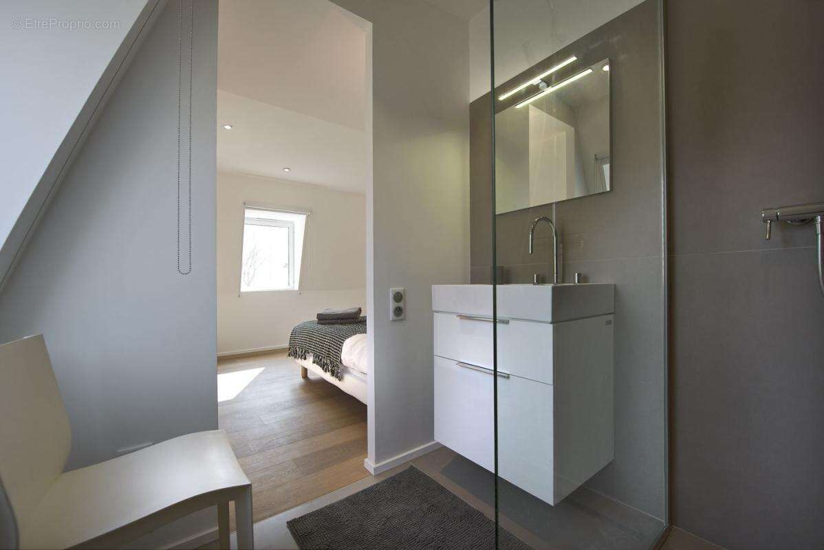 Maison 335 m² à Nimes  - photo 4