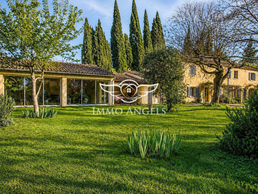 Maison à VALREAS