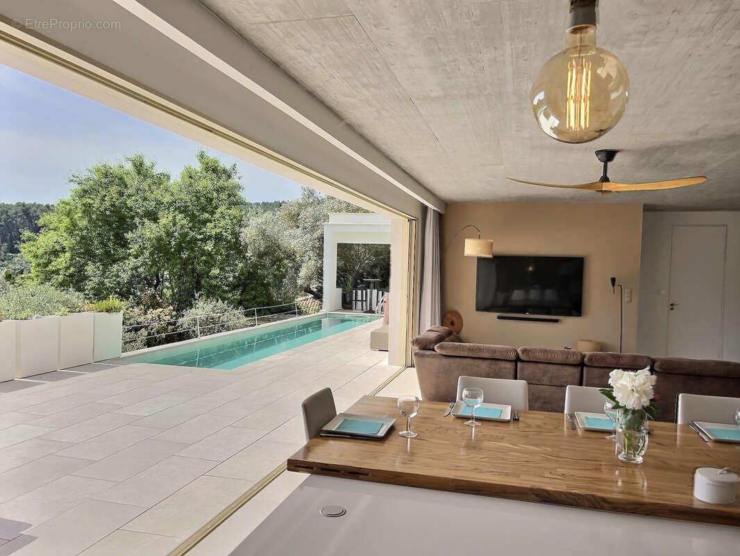 Maison à SOLLIES-PONT