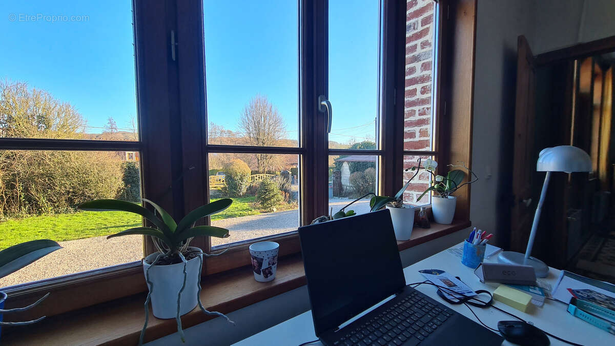 Maison à MONTCAVREL