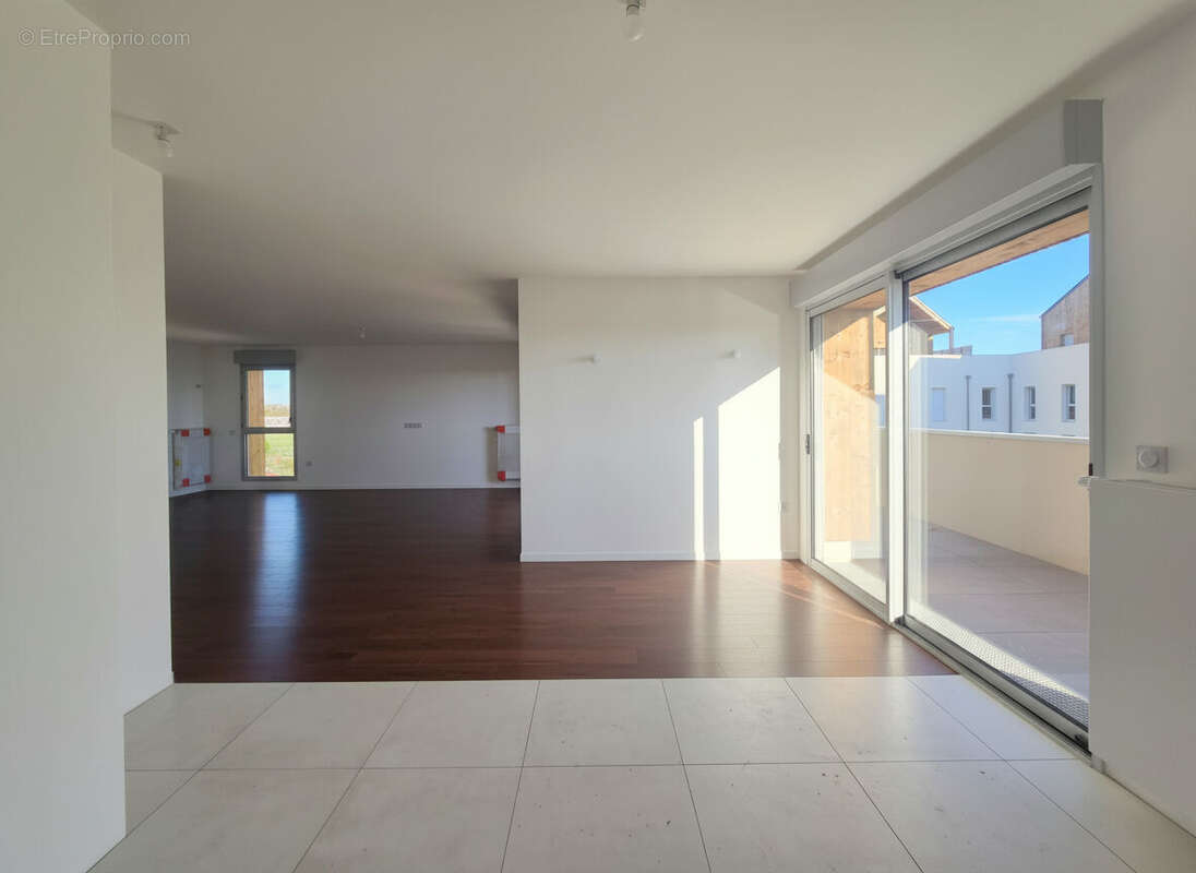 Appartement à AVRILLE