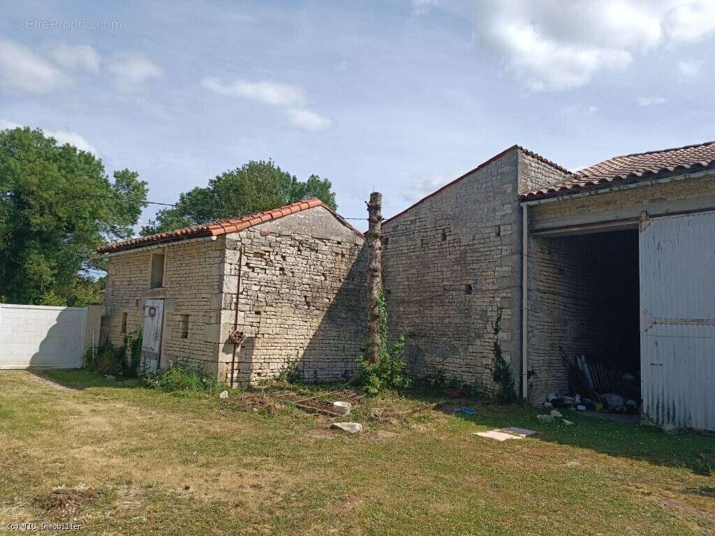 Maison à TONNAY-BOUTONNE