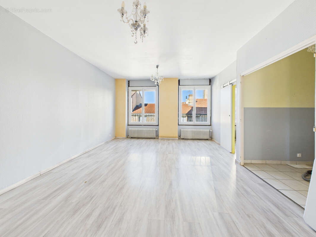 Appartement à SAINT-ETIENNE