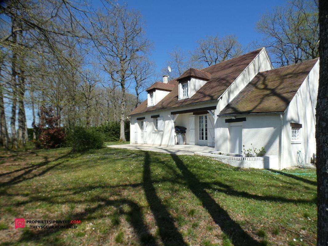 Maison à LA SELLE-SUR-LE-BIED