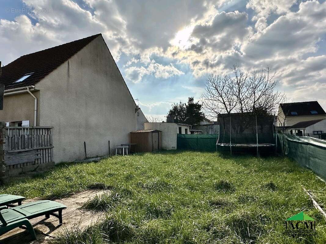 Appartement à MERY-SUR-OISE